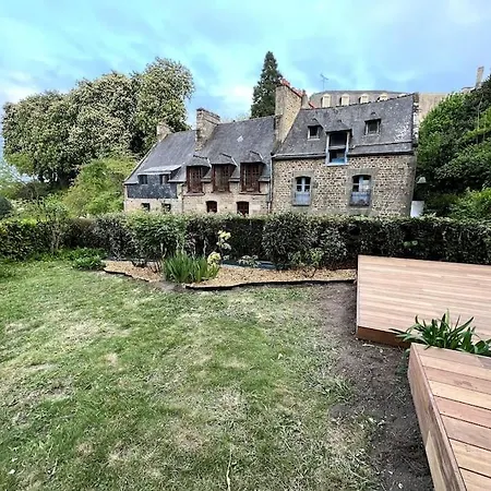 Superbe Appartement Avec Jardin Dinan Centre - Jerzual Exterior photo